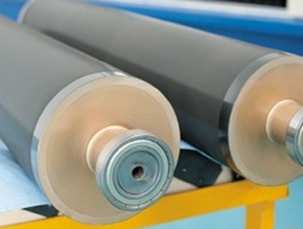 Ưu điểm của con lăn phủ hợp kim cứng trong ứng dụng công nghiệp là gì?